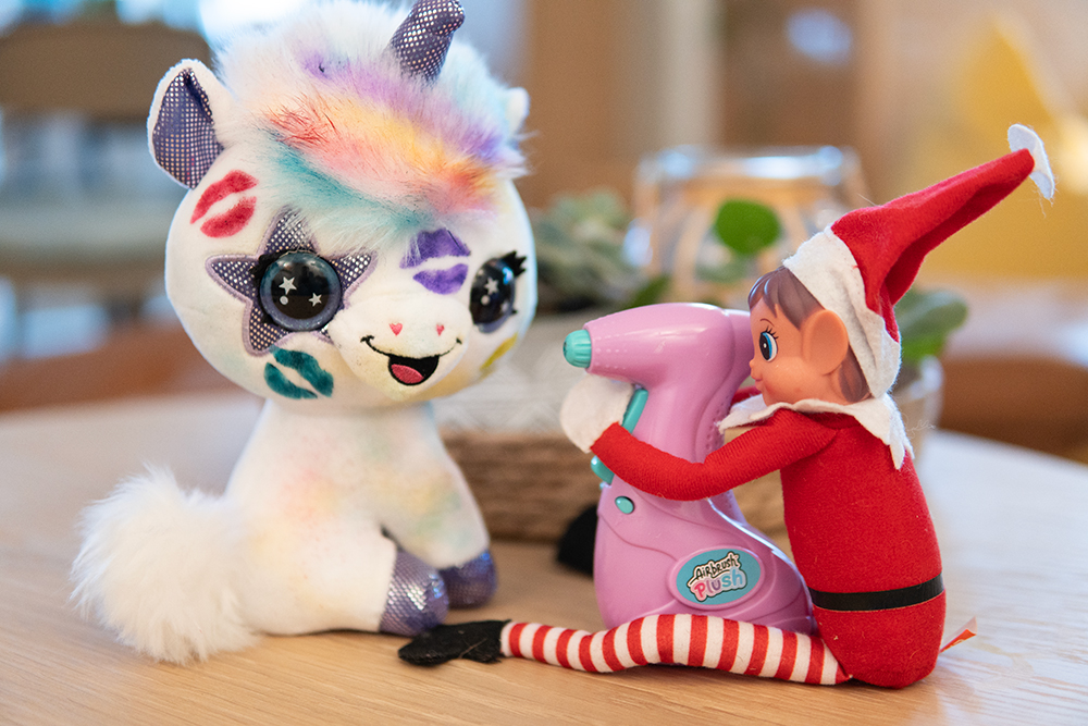 Rampenissen har sprayet et plysjdyr med vaskbar spray