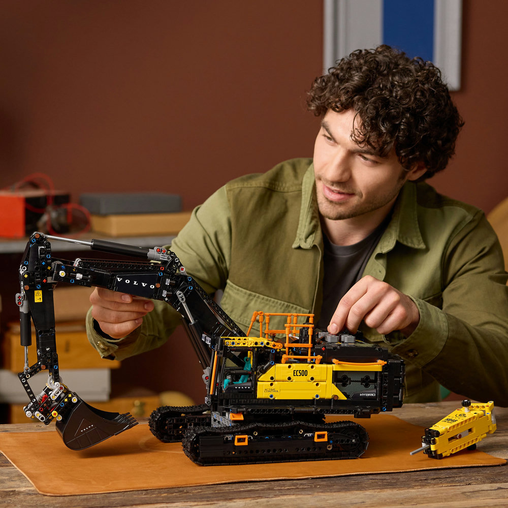 LEGO 42215 VOLVO EC500 HYBRID GRAVEMASKI - Ringo.no