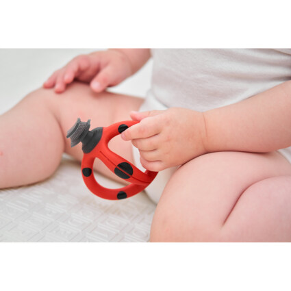 Mombella Ladybug U‑formet Tannbørste & Biteleke